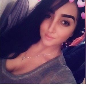 Meet your Posher, Esmeralda